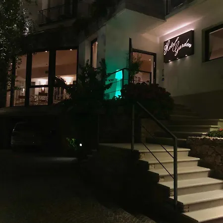 Garden فندق 3*