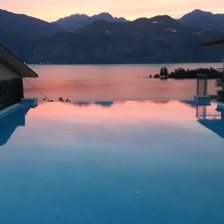 Garden Hotel 3*