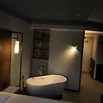 Garden Hotel 3*